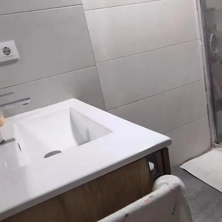 Comoda Y Moderna Doble Valencia